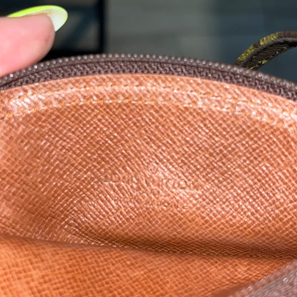 Louis Vuitton Pochette Secret Passport Holder - Picture 5 of 7